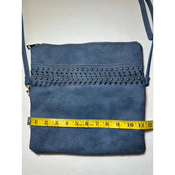Chicos Sondra Roberts Sally Studded Clutch Pebbled Faux Leather Crossbody Strap - Picture 6 of 10